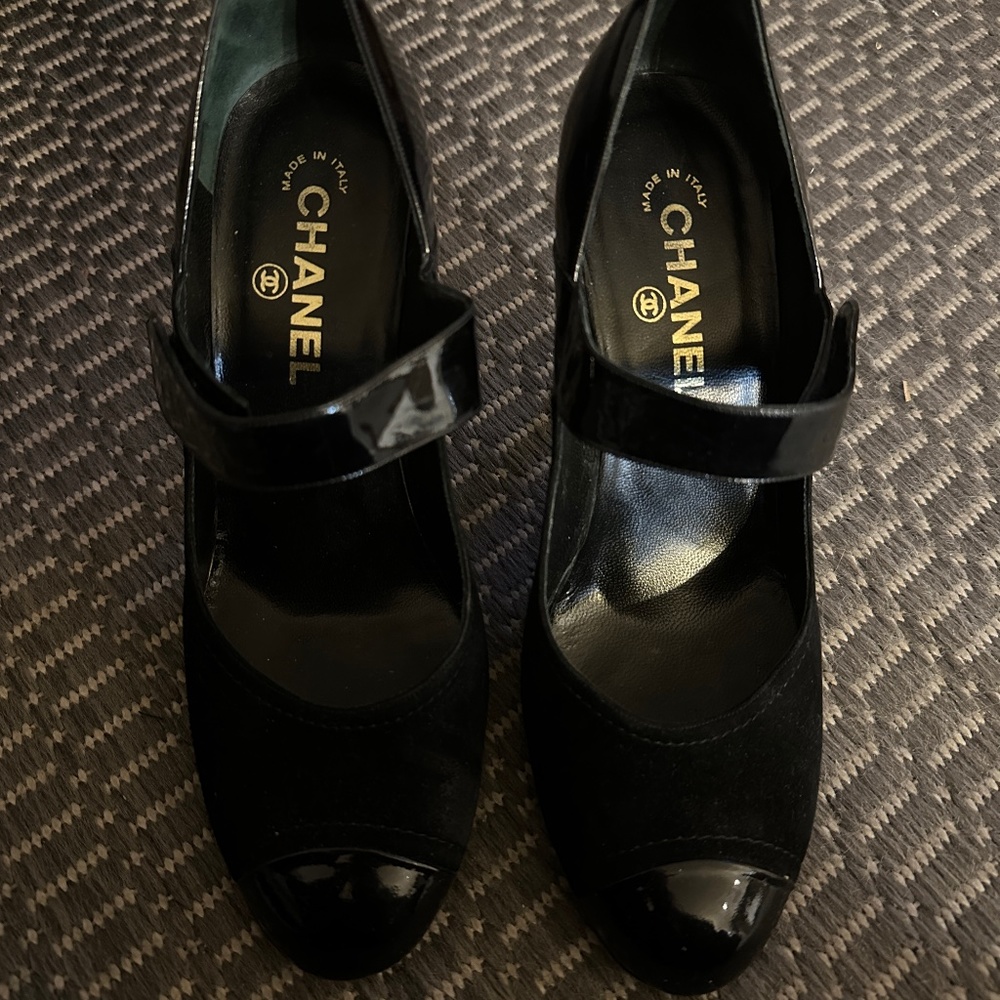 Chanel Mary Jane Vintage Pumps (size 39.5)